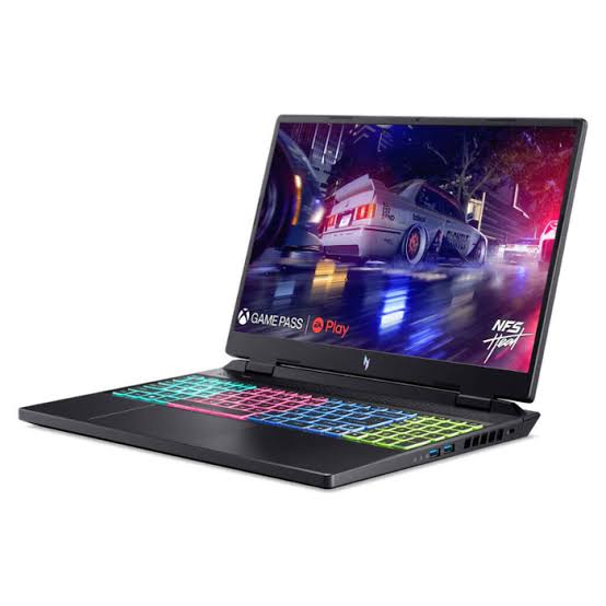 Acer Nitro 16 AN16-41 angle 2